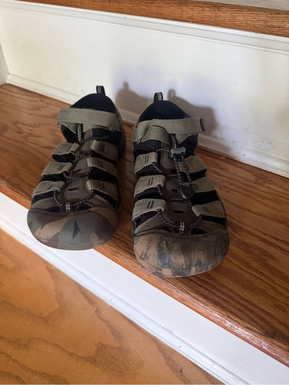 Keen Newport H2 Water Hiking Sandal Men's 7 Like New